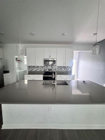 1563 CROSS PRAIRIE PARKWAY, Kissimmee, FL 34744