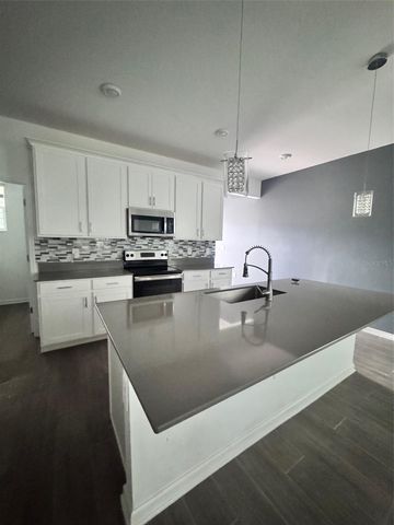 1563 CROSS PRAIRIE PARKWAY, Kissimmee, FL 34744