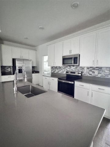 1563 CROSS PRAIRIE PARKWAY, Kissimmee, FL 34744