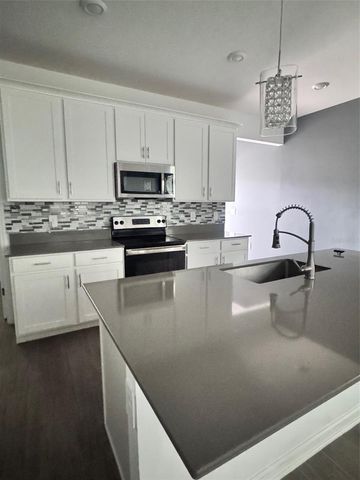 1563 CROSS PRAIRIE PARKWAY, Kissimmee, FL 34744