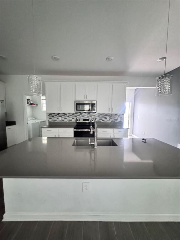 Image 14 of property listing at 1563 CROSS PRAIRIE PARKWAY, Kissimmee, FL 34744