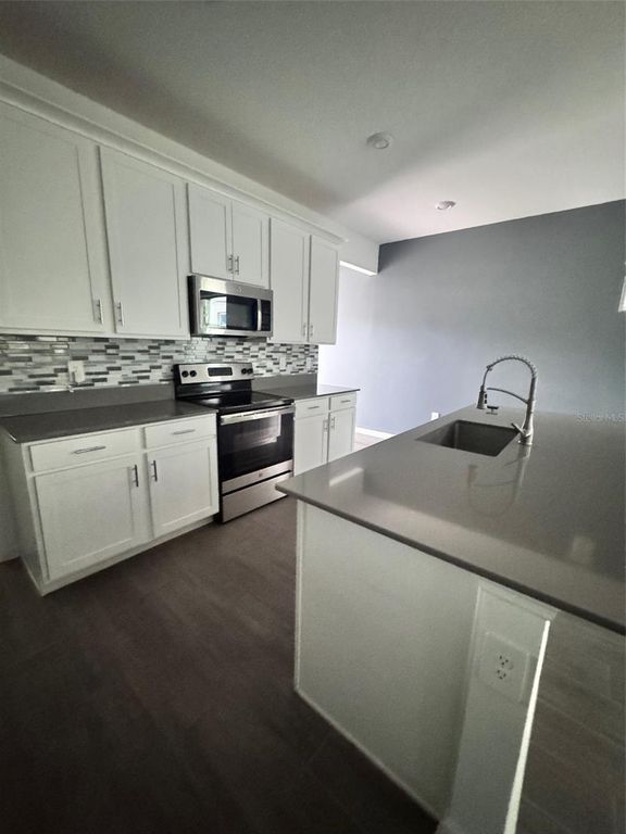 Image 16 of property listing at 1563 CROSS PRAIRIE PARKWAY, Kissimmee, FL 34744