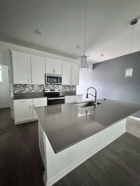 Image 17 of property listing at 1563 CROSS PRAIRIE PARKWAY, Kissimmee, FL 34744