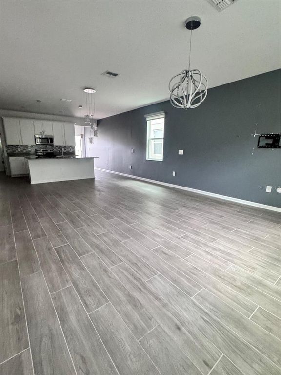 Image 23 of property listing at 1563 CROSS PRAIRIE PARKWAY, Kissimmee, FL 34744