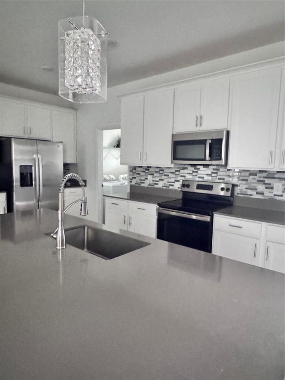 Image 6 of property listing at 1563 CROSS PRAIRIE PARKWAY, Kissimmee, FL 34744