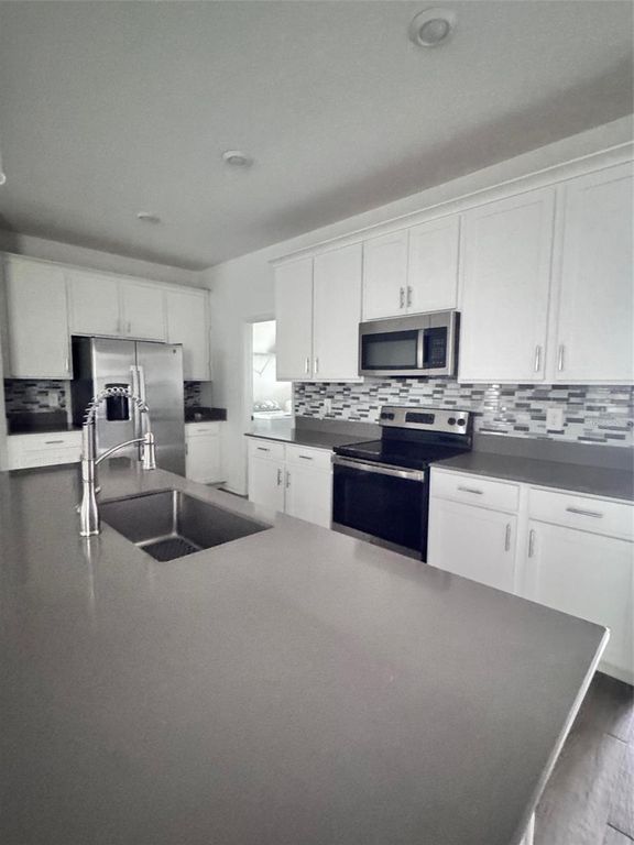 Image 7 of property listing at 1563 CROSS PRAIRIE PARKWAY, Kissimmee, FL 34744