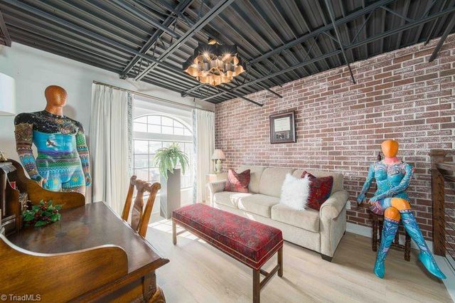 210 N Main Street 378, Kernersville, NC 27284