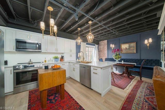 210 N Main Street 378, Kernersville, NC 27284