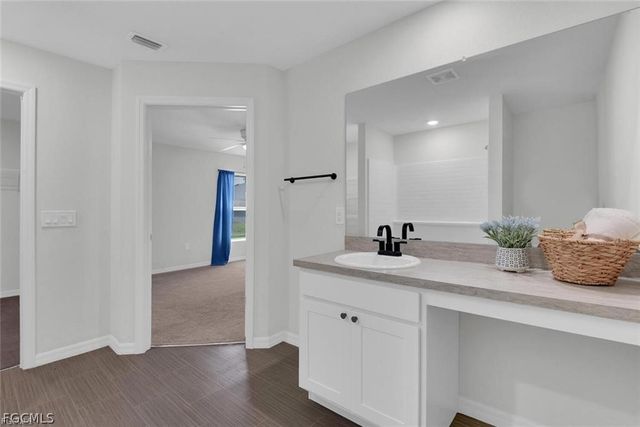 2825 NW 8th PL, Cape Coral, FL 33993