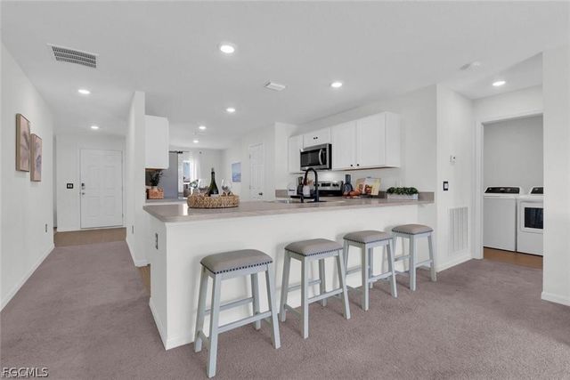 2825 NW 8th PL, Cape Coral, FL 33993