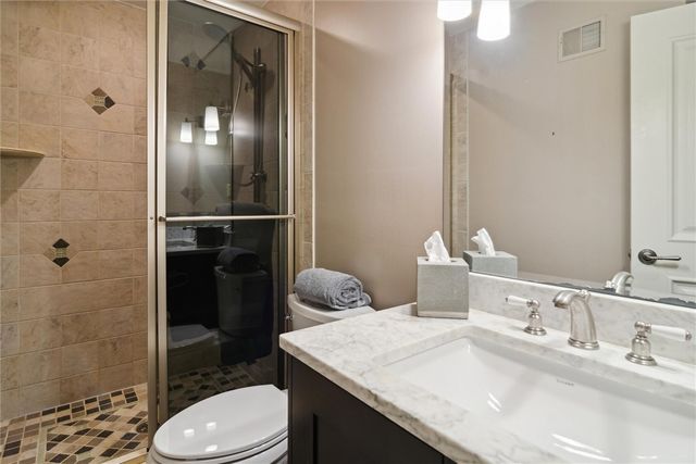 2102 Chablis Ct, Hampton, PA 15044