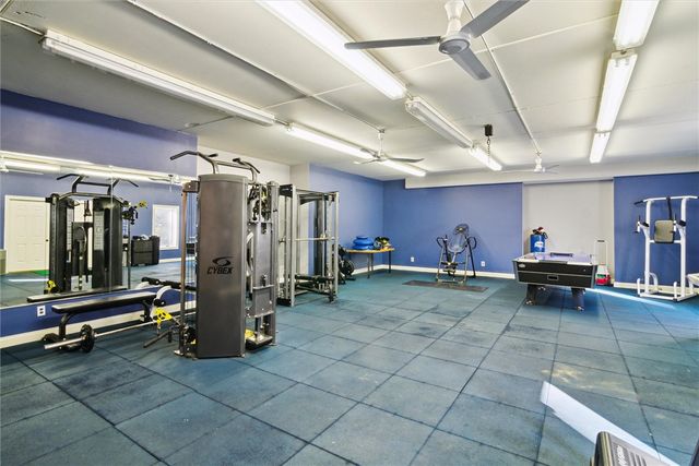 2102 Chablis Ct, Hampton, PA 15044