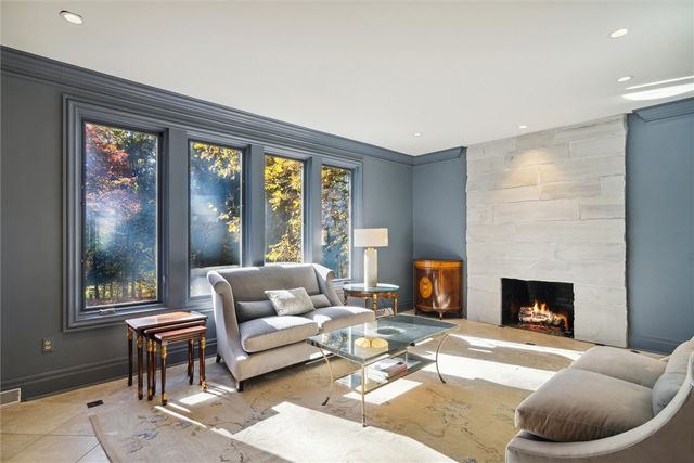 2102 Chablis Ct, Hampton, PA 15044