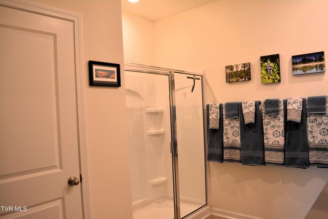 138 Tanasqui Drive, Johnson City, TN 37604
