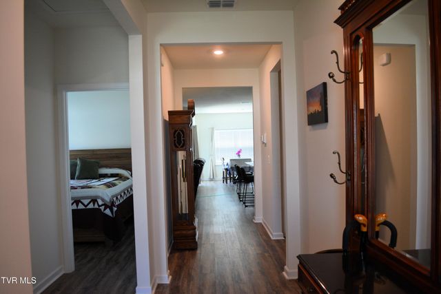138 Tanasqui Drive, Johnson City, TN 37604