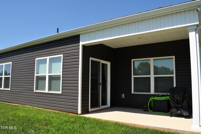 138 Tanasqui Drive, Johnson City, TN 37604