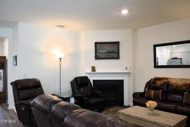 138 Tanasqui Drive, Johnson City, TN 37604
