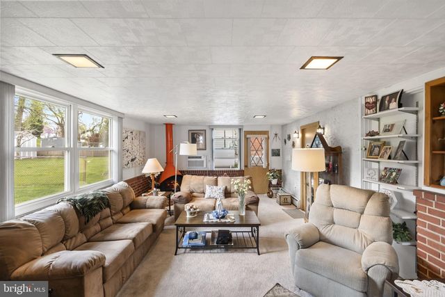 2940 STONEY CREEK RD, Norristown, PA 19401