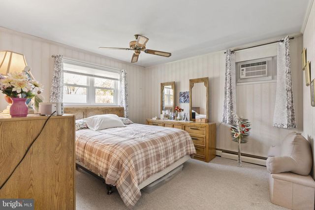 2940 STONEY CREEK RD, Norristown, PA 19401