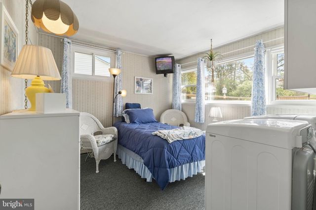 2940 STONEY CREEK RD, Norristown, PA 19401