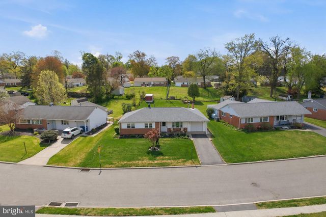 2940 STONEY CREEK RD, Norristown, PA 19401