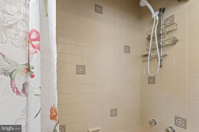 2940 STONEY CREEK RD, Norristown, PA 19401