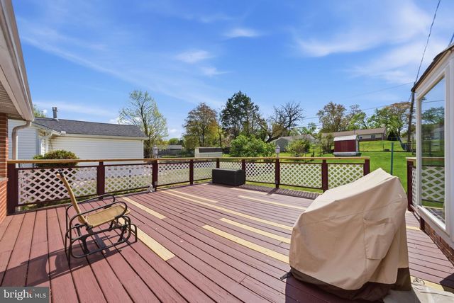 2940 STONEY CREEK RD, Norristown, PA 19401