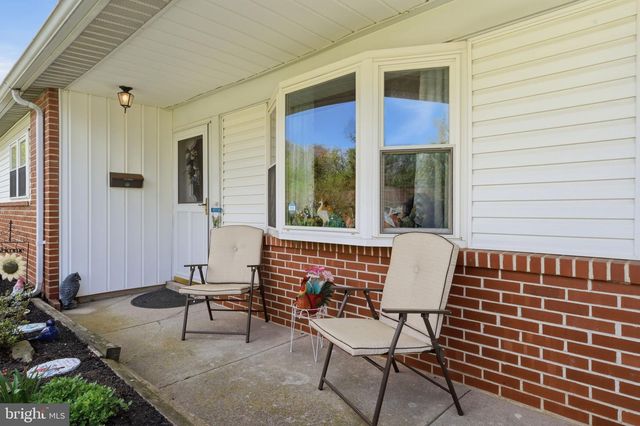 2940 STONEY CREEK RD, Norristown, PA 19401