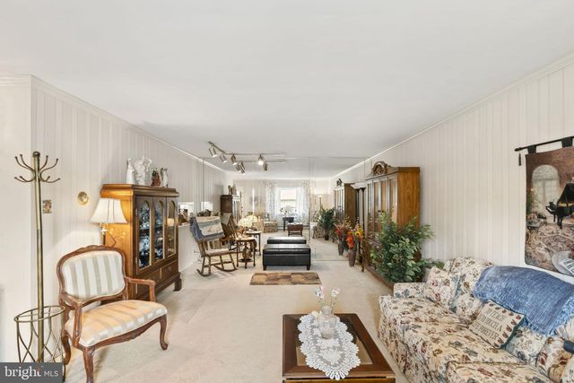 2940 STONEY CREEK RD, Norristown, PA 19401