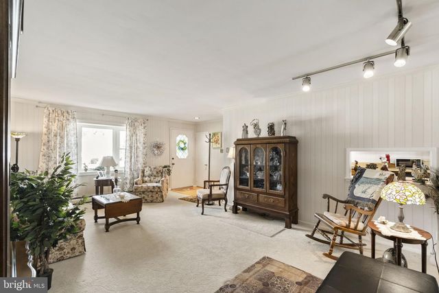 2940 STONEY CREEK RD, Norristown, PA 19401