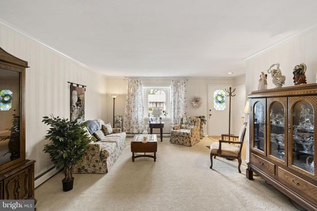 2940 STONEY CREEK RD, Norristown, PA 19401