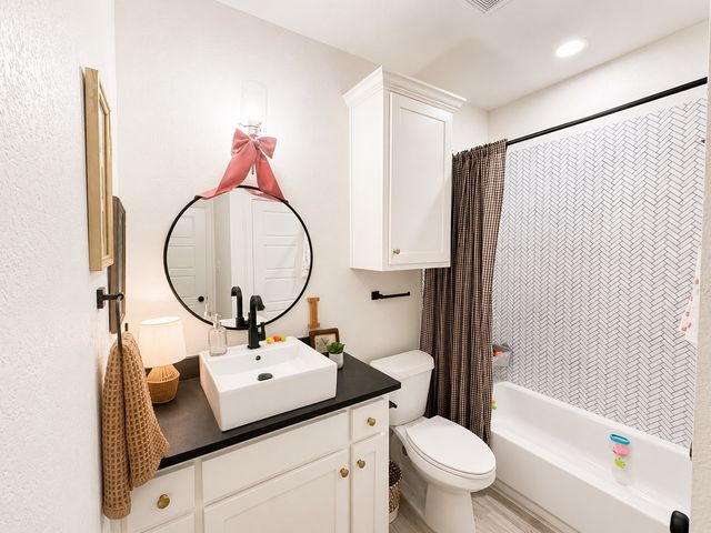 2421 Creek Drive, Granbury, TX 76048