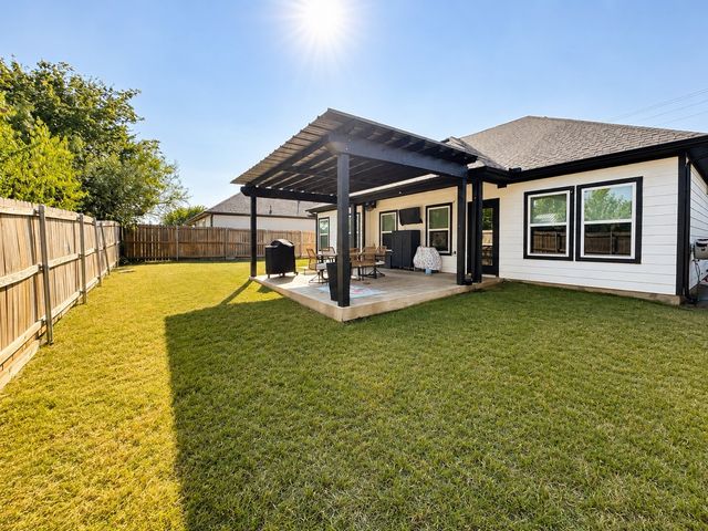 2421 Creek Drive, Granbury, TX 76048