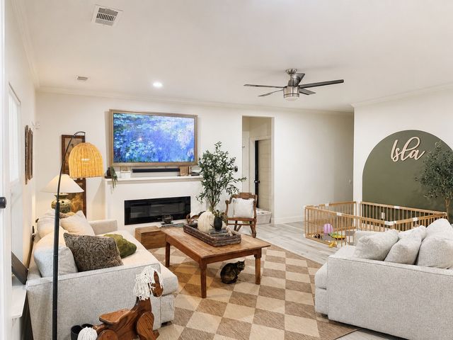 2421 Creek Drive, Granbury, TX 76048