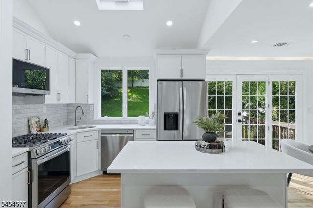 34 Clark St, Summit City, NJ 07901