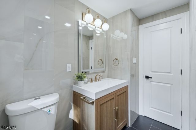 34 Clark St, Summit City, NJ 07901