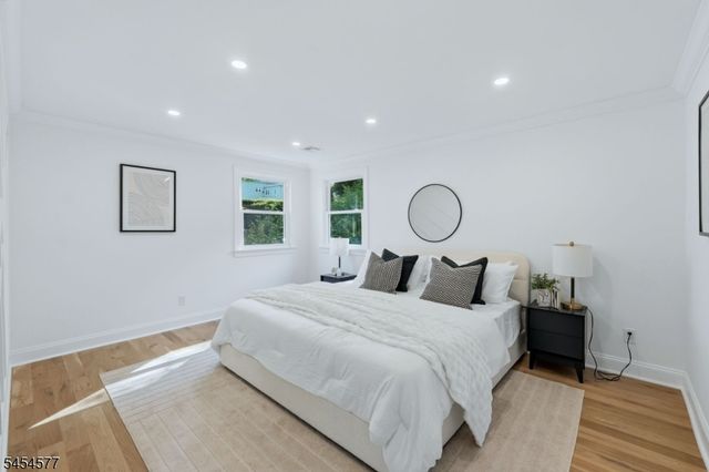 34 Clark St, Summit City, NJ 07901