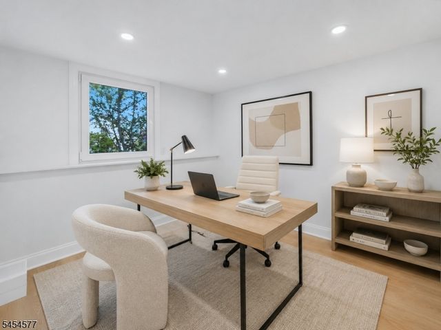 34 Clark St, Summit City, NJ 07901