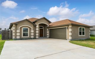 2517 Luzius Dr, Corpus Christi, TX 78418