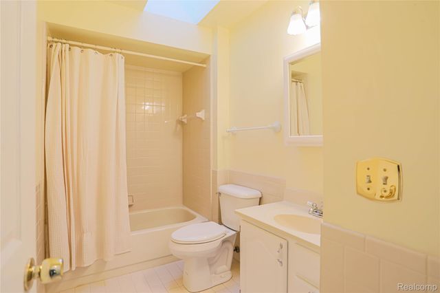 327 Mae Court, Romeo Village, MI 48065