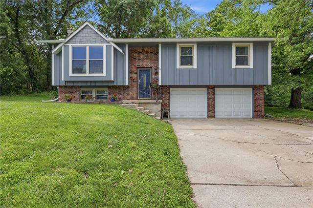 126 Beach Drive, Lake Tapawingo, MO 64015