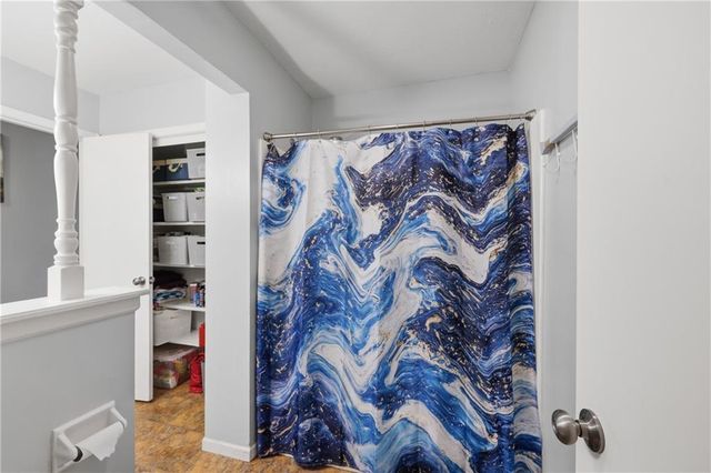 126 Beach Drive, Lake Tapawingo, MO 64015