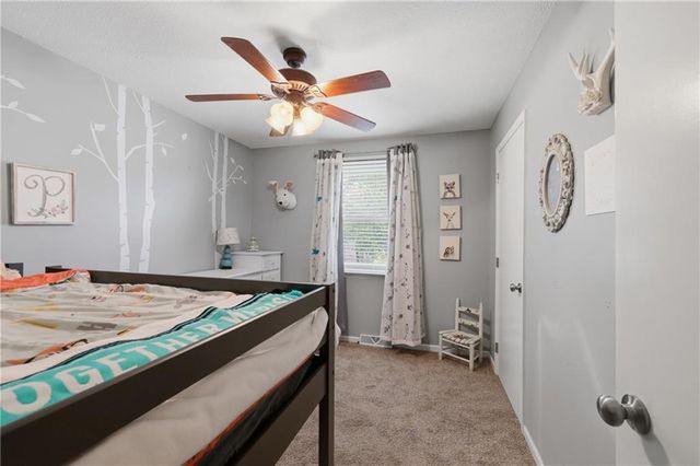 126 Beach Drive, Lake Tapawingo, MO 64015