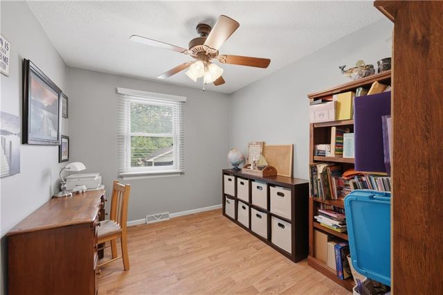 126 Beach Drive, Lake Tapawingo, MO 64015