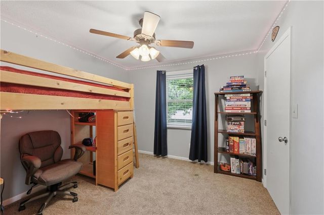 126 Beach Drive, Lake Tapawingo, MO 64015
