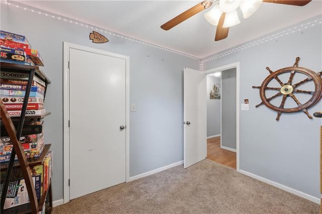 126 Beach Drive, Lake Tapawingo, MO 64015