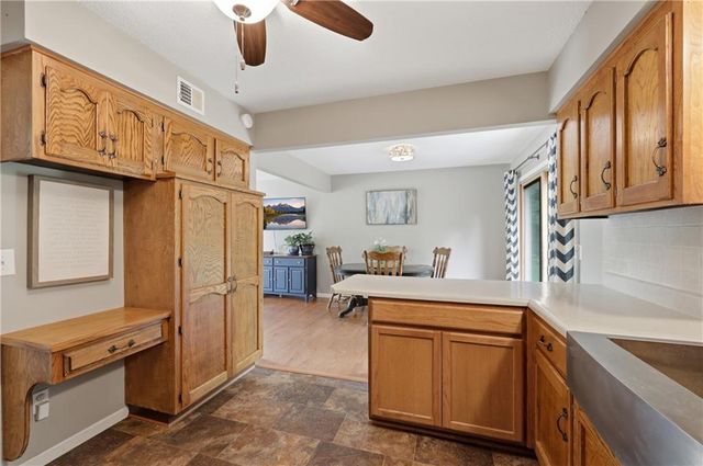 126 Beach Drive, Lake Tapawingo, MO 64015