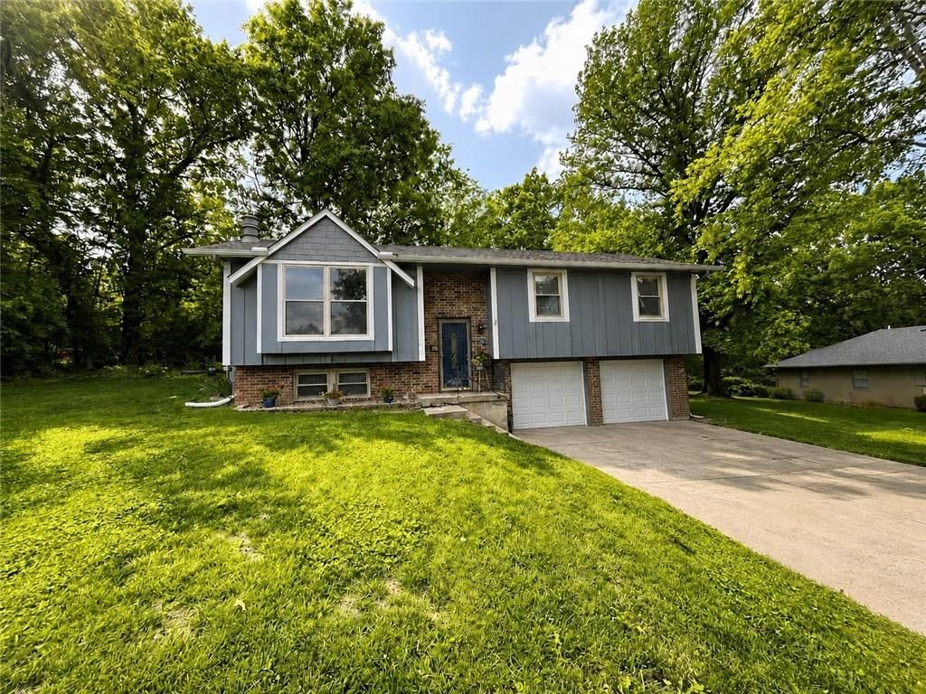 126 Beach Drive, Lake Tapawingo, MO 64015