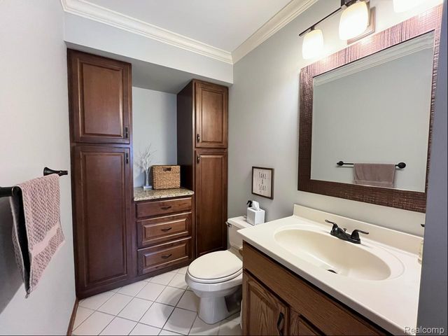 22935 Allor Street, St. Clair Shores, MI 48082
