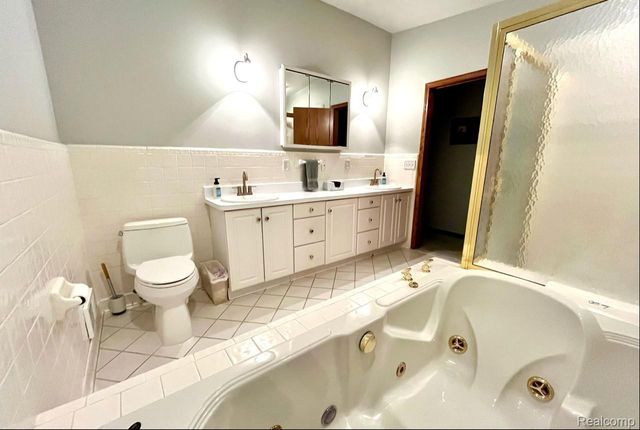 22935 Allor Street, St. Clair Shores, MI 48082
